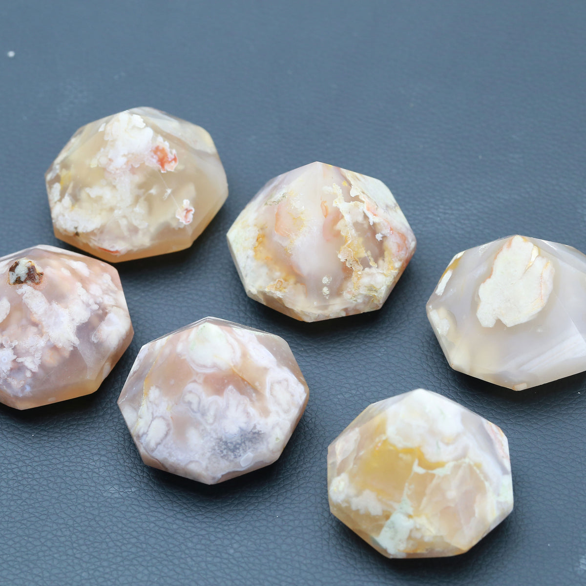 Natural Cherry Blossom Agate Drop-shaped Carved Ornaments